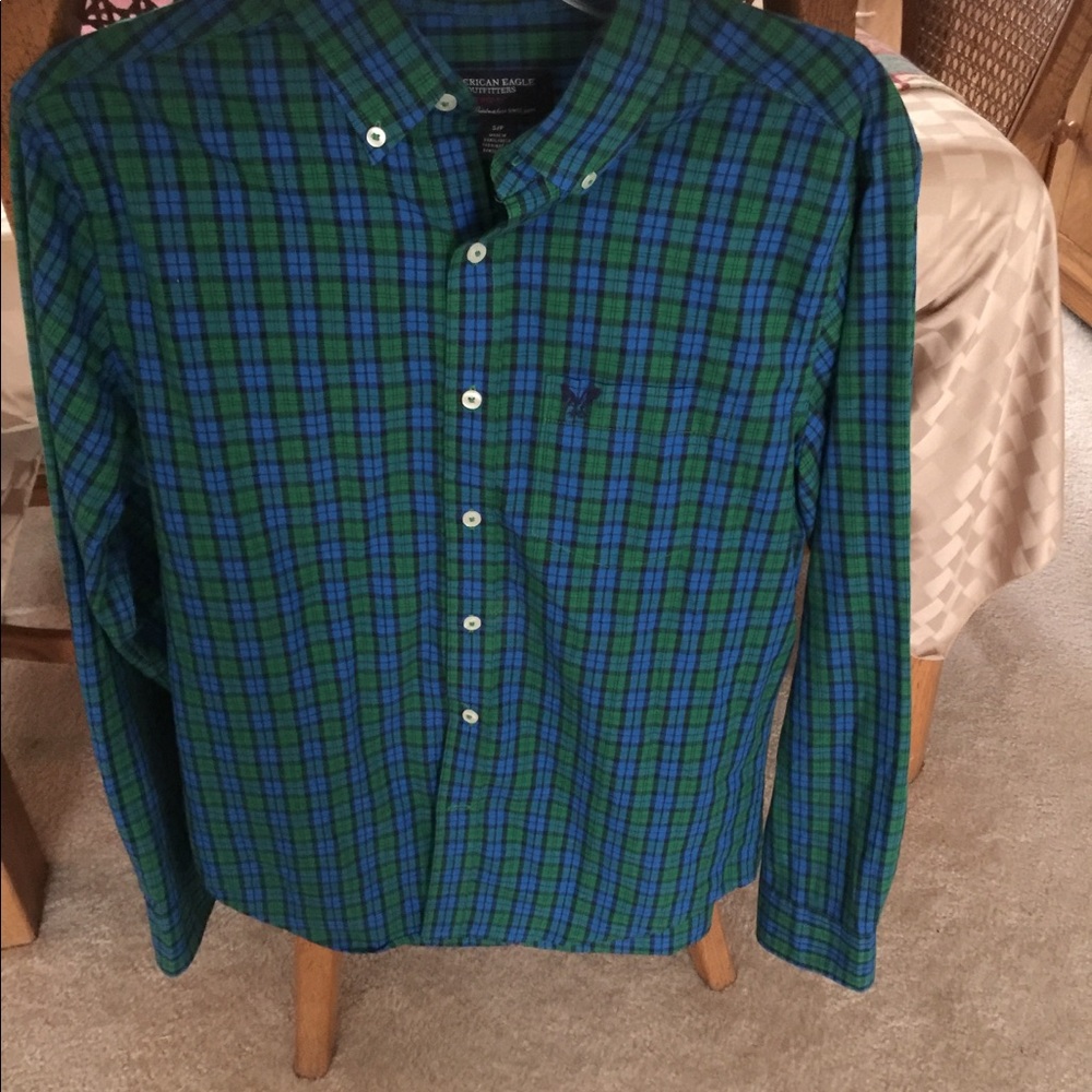 American Eagle button up men’s shirts